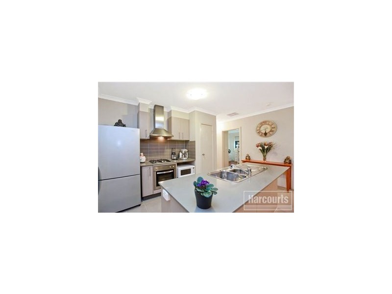 30 Caspian Chase, Pakenham VIC 3810
