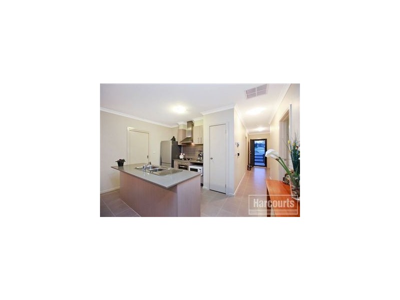 30 Caspian Chase, Pakenham VIC 3810