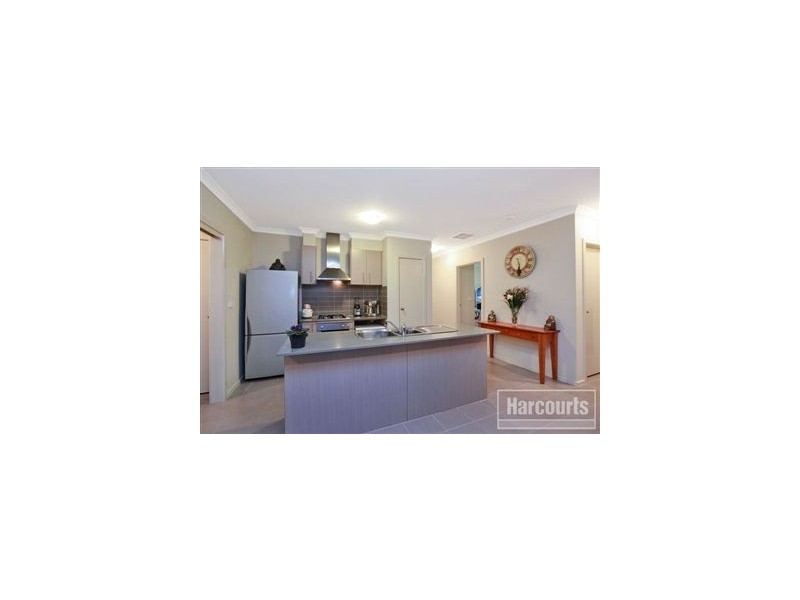 30 Caspian Chase, Pakenham VIC 3810