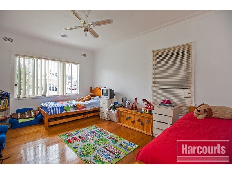 30 Rogers Street, Pakenham VIC 3810