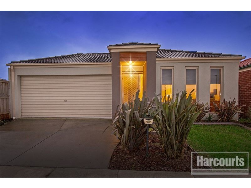 33 Syme Road, Pakenham VIC 3810