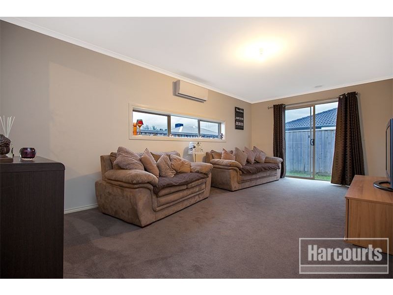 33 Syme Road, Pakenham VIC 3810