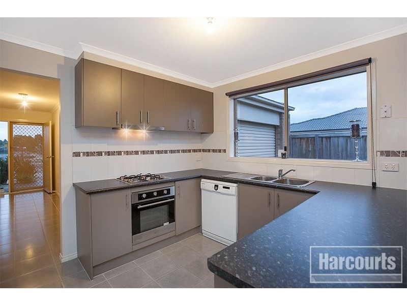 33 Syme Road, Pakenham VIC 3810