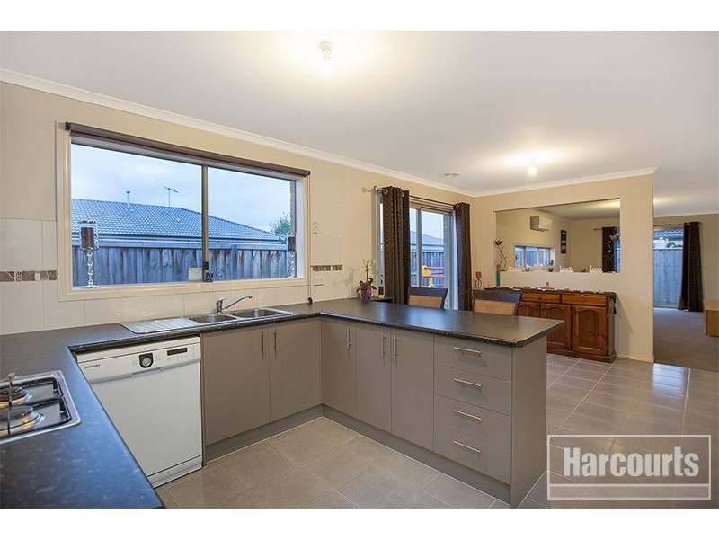 33 Syme Road, Pakenham VIC 3810