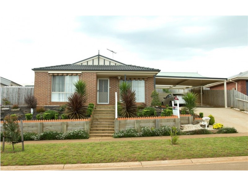 14 Emma Close, Drouin VIC 3818