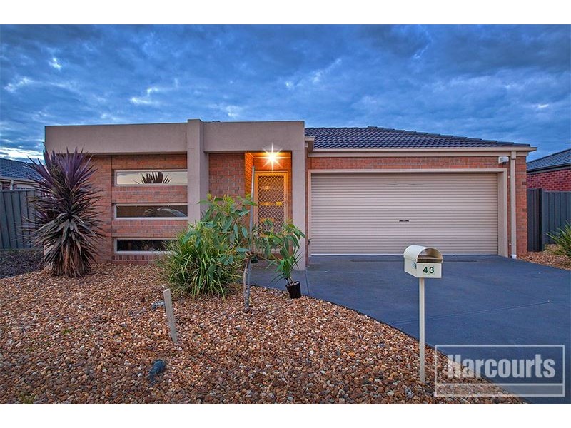43 Syme Road, Pakenham VIC 3810