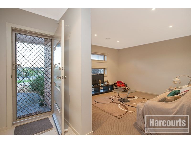 43 Syme Road, Pakenham VIC 3810