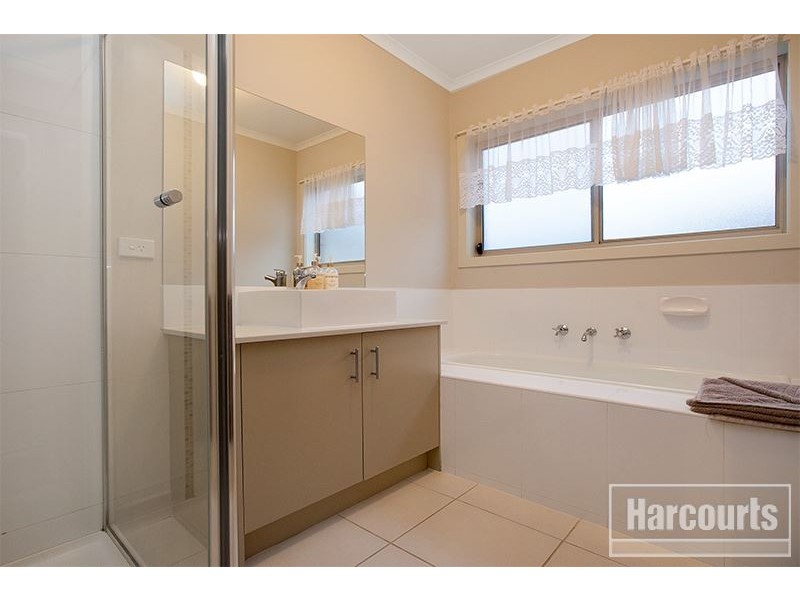 43 Syme Road, Pakenham VIC 3810