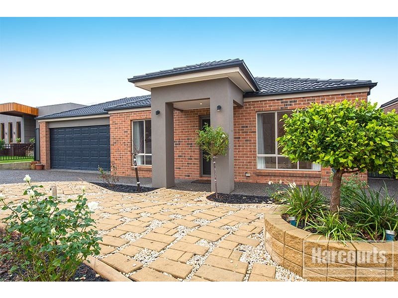 7 Victoria Place, Pakenham VIC 3810