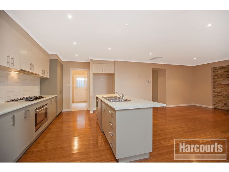 7 Victoria Place, Pakenham VIC 3810