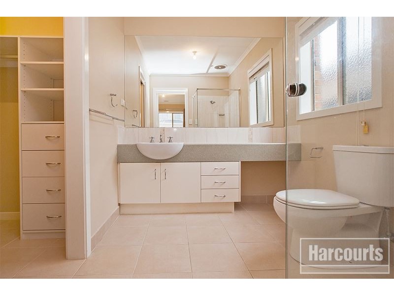 7 Victoria Place, Pakenham VIC 3810