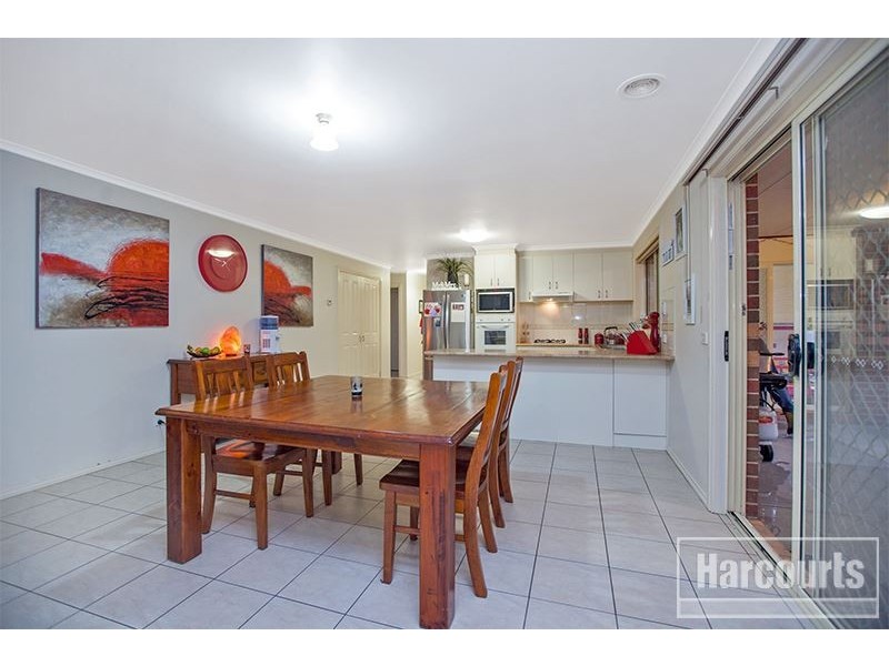 6 Streeton Court, Pakenham VIC 3810