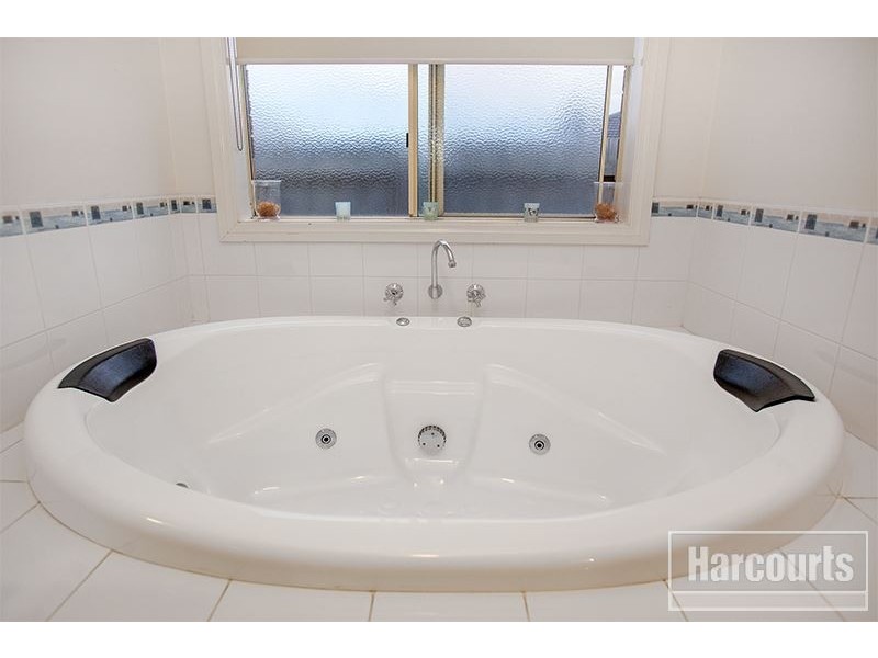 6 Streeton Court, Pakenham VIC 3810