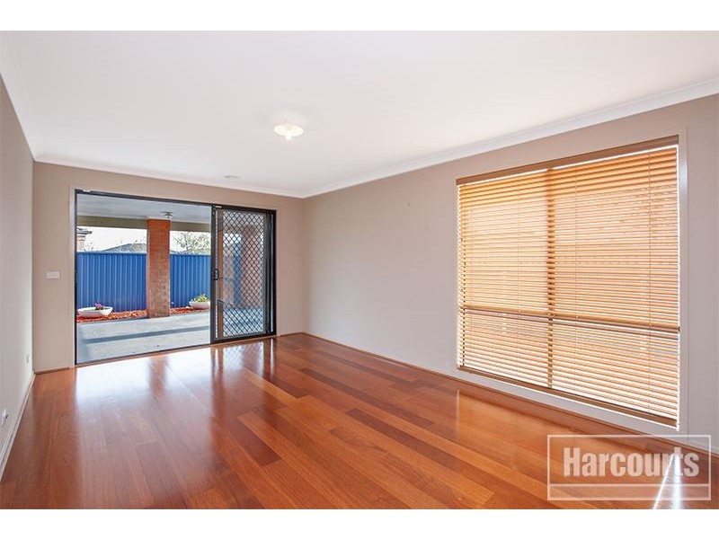 16 Blackwood Drive, Pakenham VIC 3810