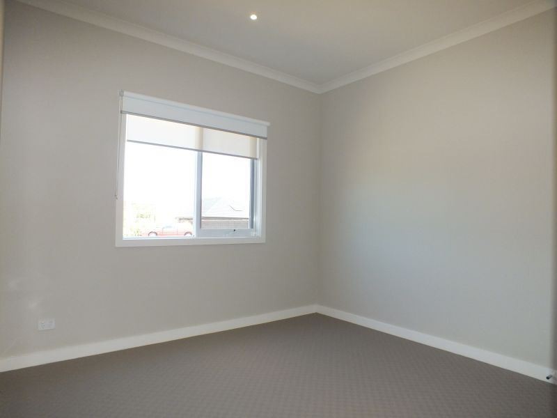 41 Cormorant Parade, Pakenham VIC 3810