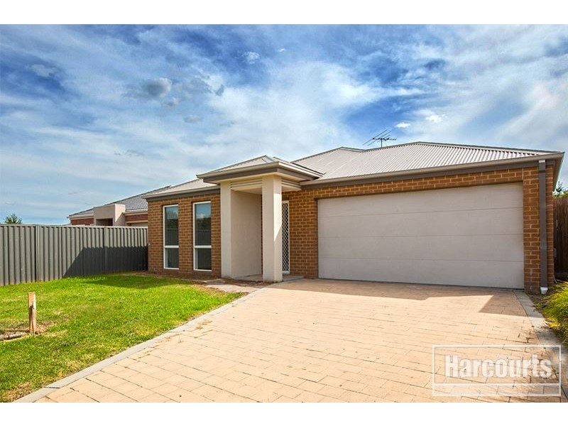 4 Elderberry Way, Pakenham VIC 3810