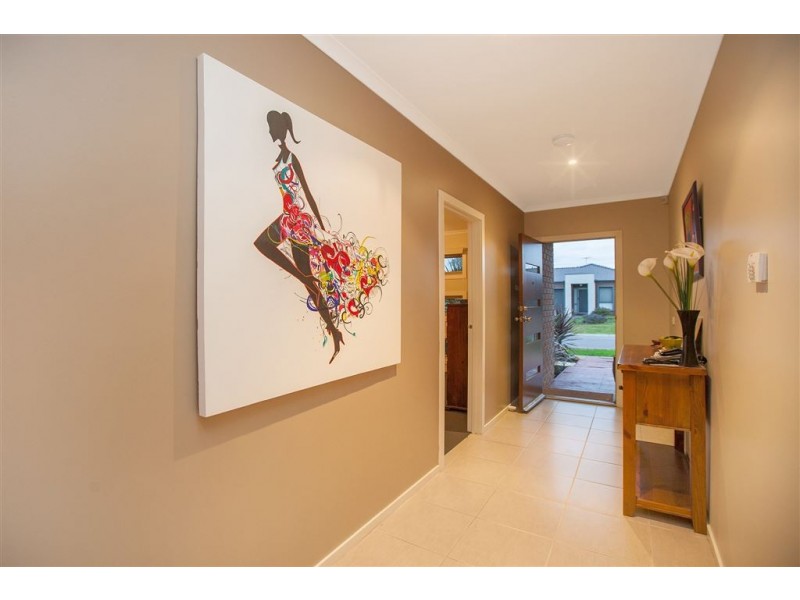 5 Macadamia Street, Pakenham VIC 3810