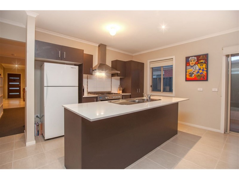 5 Macadamia Street, Pakenham VIC 3810