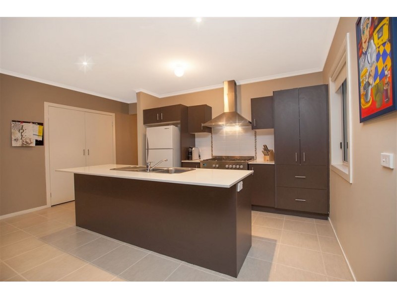 5 Macadamia Street, Pakenham VIC 3810