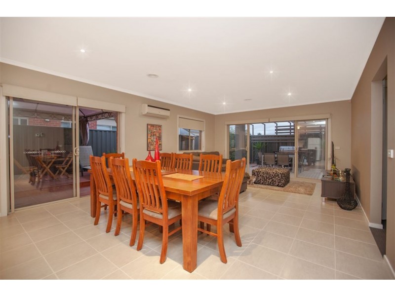 5 Macadamia Street, Pakenham VIC 3810