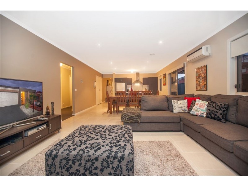 5 Macadamia Street, Pakenham VIC 3810