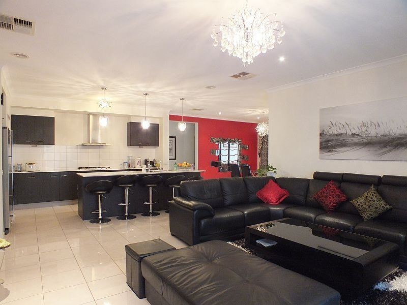 16 Rose Garden Avenue, Officer VIC 3809