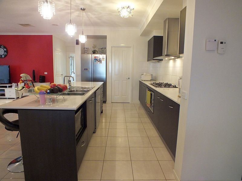 16 Rose Garden Avenue, Officer VIC 3809