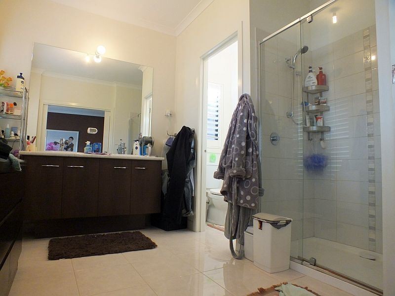 16 Rose Garden Avenue, Officer VIC 3809