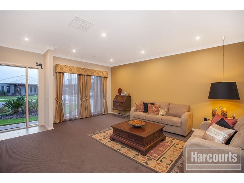 4 Dugan Court, Pakenham VIC 3810