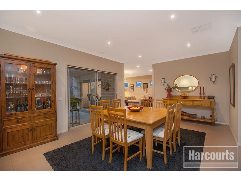 4 Dugan Court, Pakenham VIC 3810