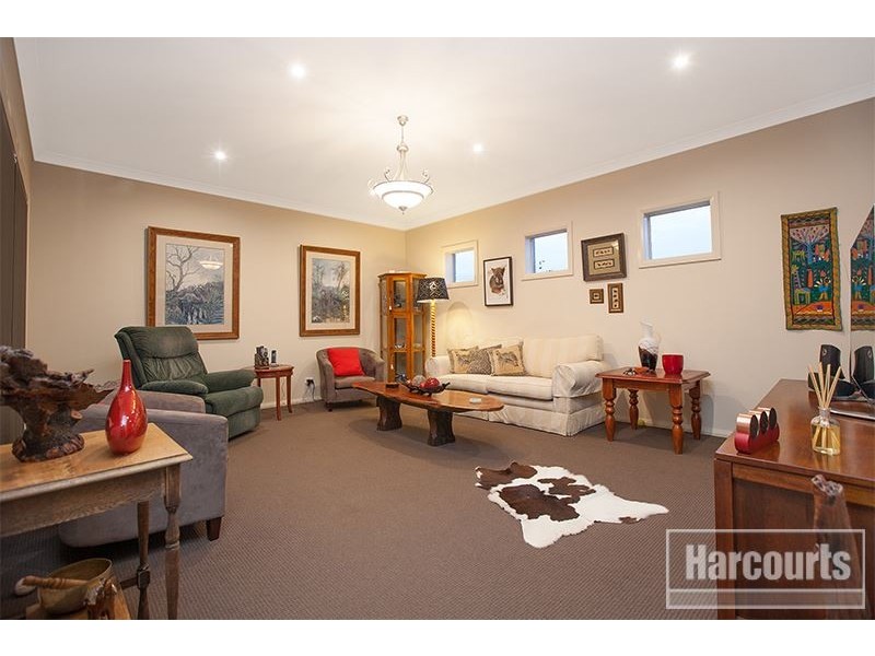 4 Dugan Court, Pakenham VIC 3810