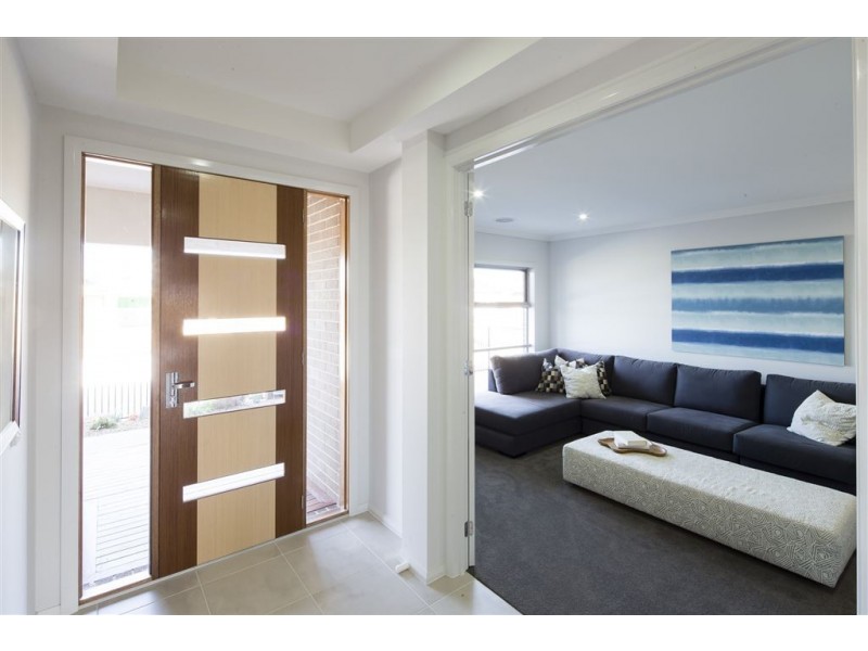 13 Stoneleigh Road, Cranbourne North VIC 3977