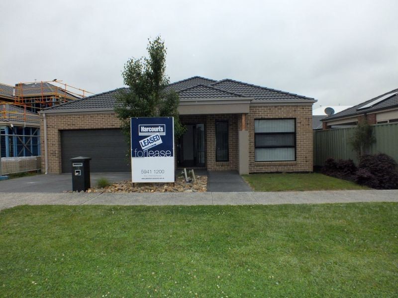 12 Park Orchard Drive, Pakenham VIC 3810
