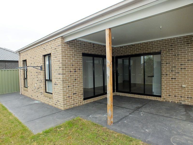 12 Park Orchard Drive, Pakenham VIC 3810