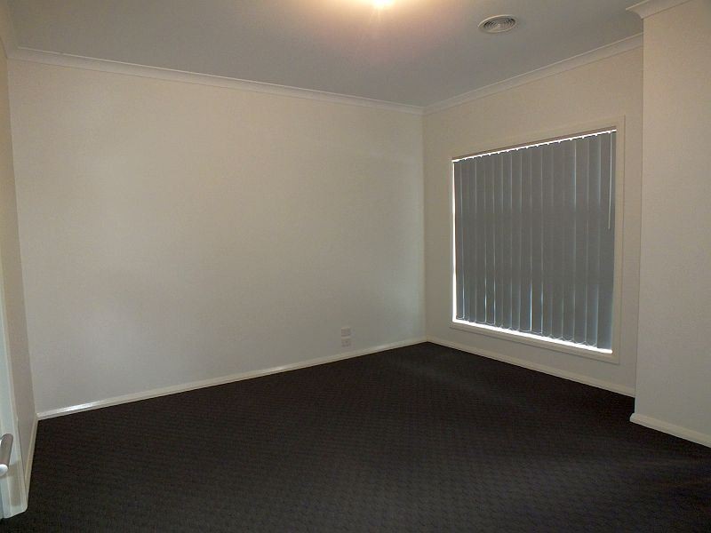 12 Park Orchard Drive, Pakenham VIC 3810