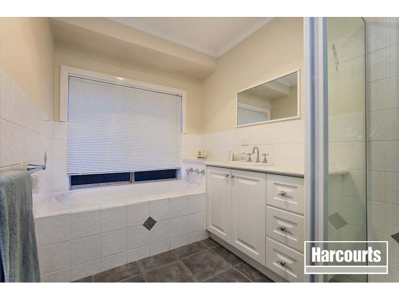 7 Wisteria Court, Pakenham VIC 3810