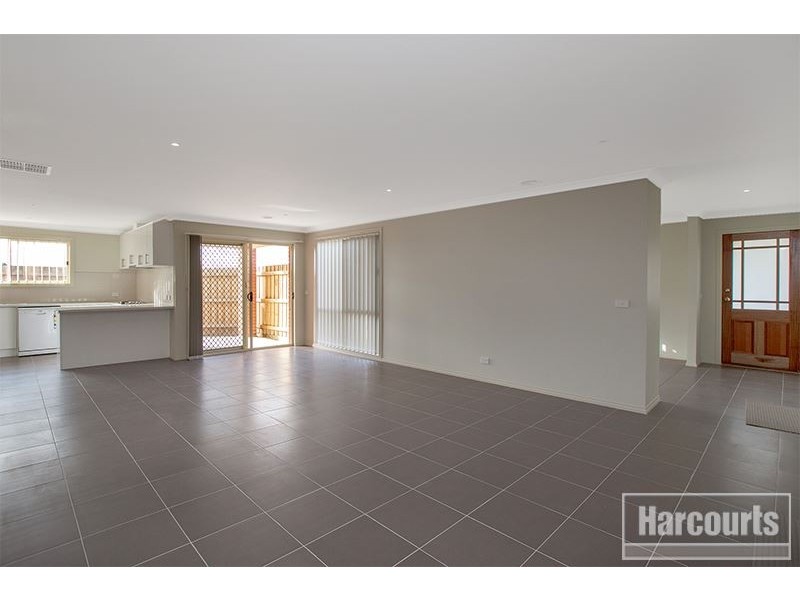 14 Greendale Boulevard, Pakenham VIC 3810