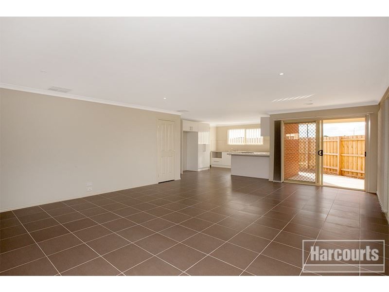 14 Greendale Boulevard, Pakenham VIC 3810