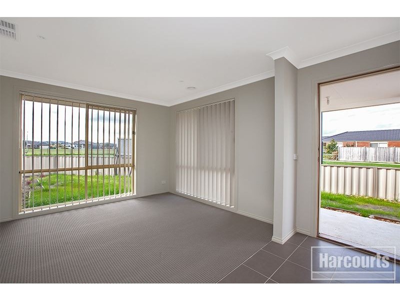 14 Greendale Boulevard, Pakenham VIC 3810