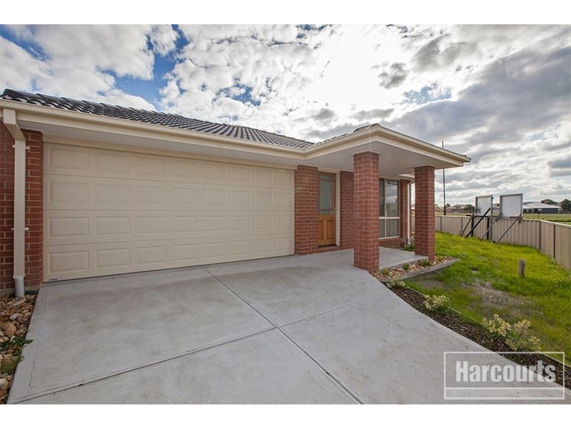 14 Greendale Boulevard, Pakenham VIC 3810