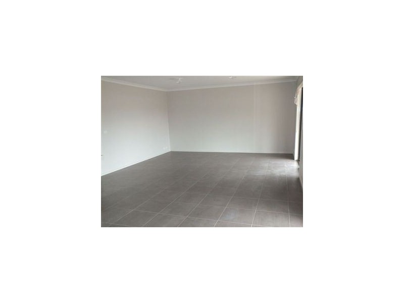 15 Herbert Street, Pakenham VIC 3810