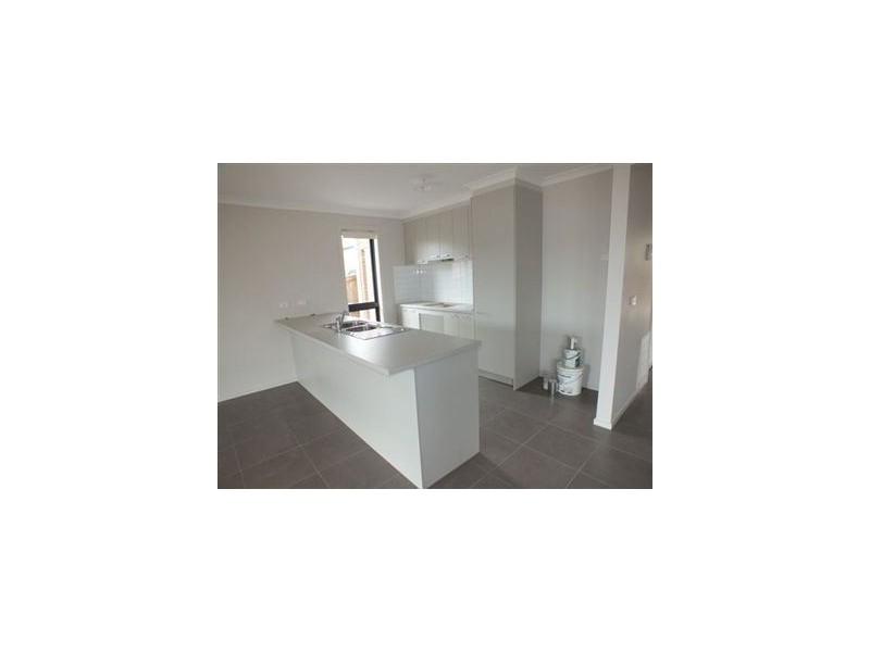 15 Herbert Street, Pakenham VIC 3810