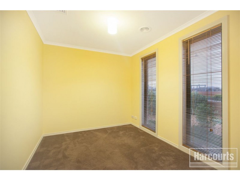 30 Honeyeater Way, Pakenham VIC 3810