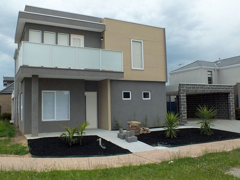 11 Laurina Link, Pakenham VIC 3810