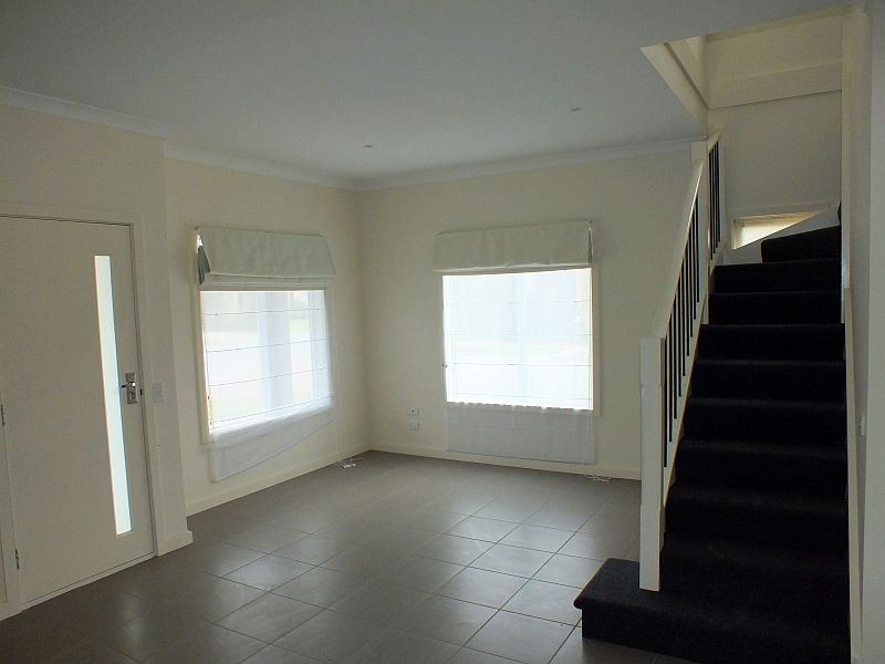11 Laurina Link, Pakenham VIC 3810