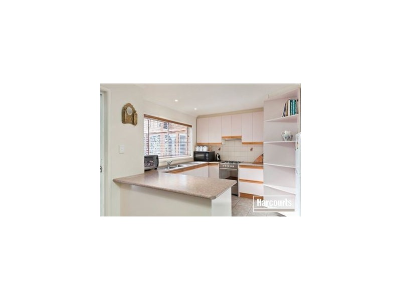 14 Gullquist Way, Pakenham VIC 3810