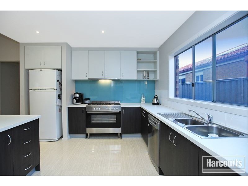 43 Villella Drive, Pakenham VIC 3810