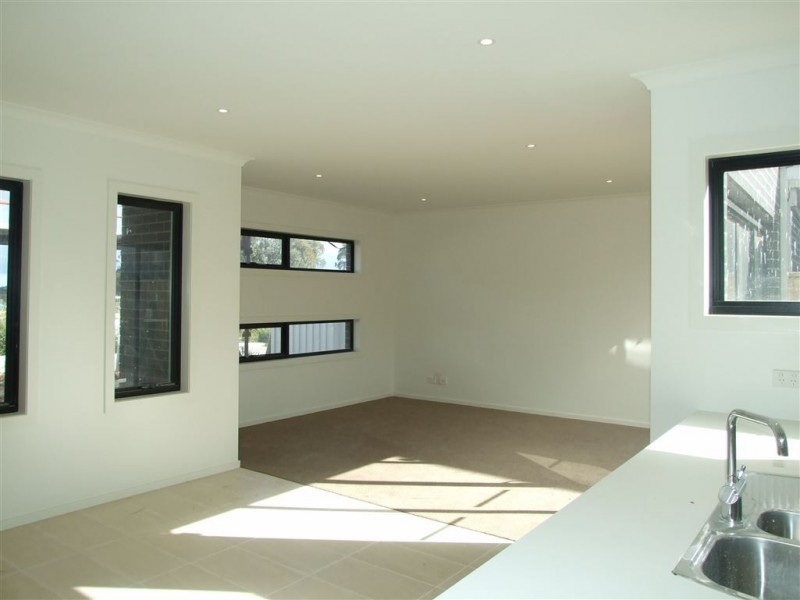 27 Flemington Rise, Officer VIC 3809