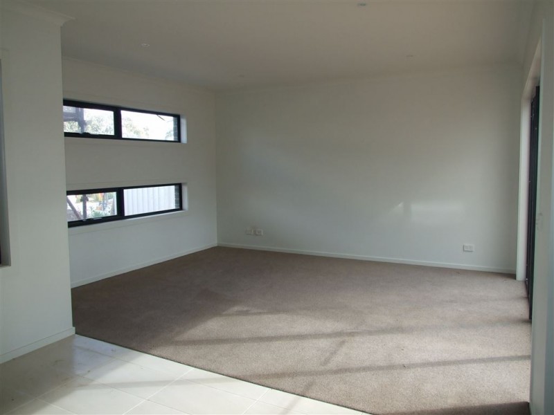 27 Flemington Rise, Officer VIC 3809