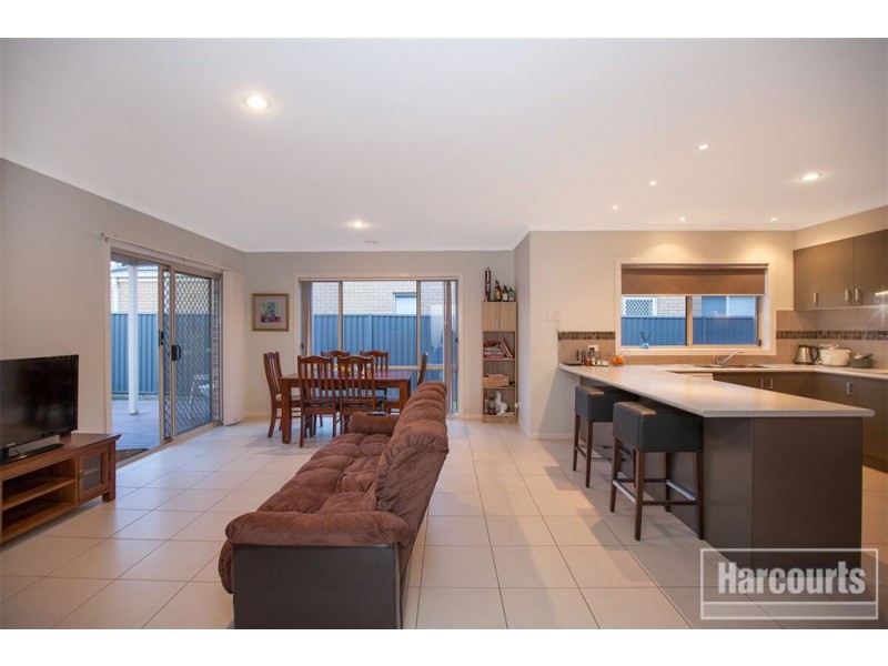 34 Downing Square, Pakenham VIC 3810